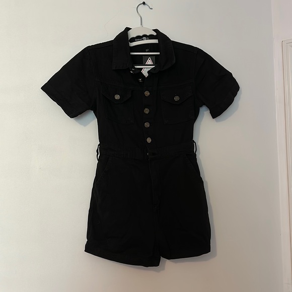 Boohoo Tie Waist Romper - Picture 2 of 2